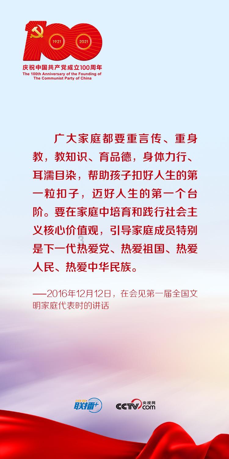 主人在外面撸了流浪狗,家猫闻出来之后,接着露出的表情主人害怕